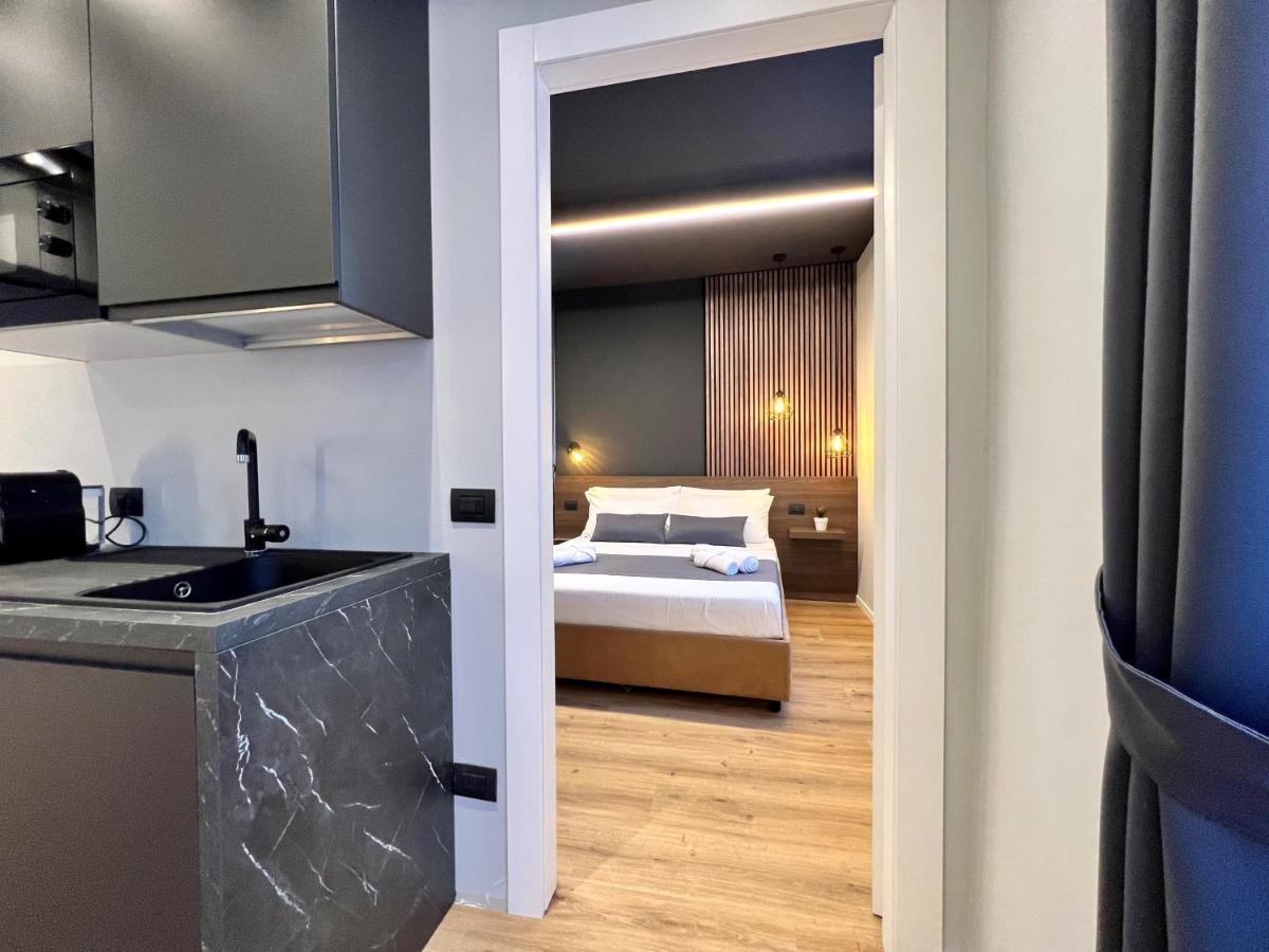Prestige Duomo Apartment - Lake كومو المظهر الخارجي الصورة