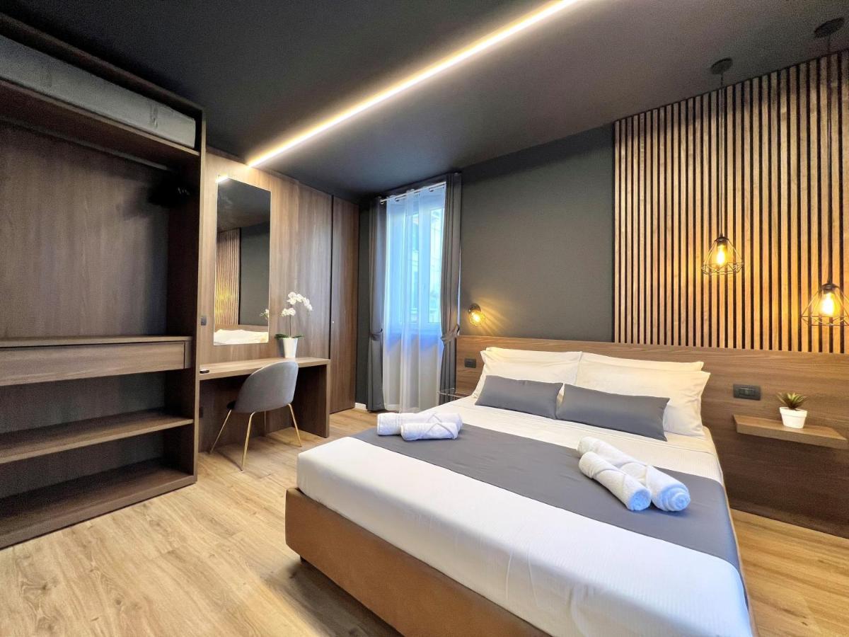 Prestige Duomo Apartment - Lake كومو المظهر الخارجي الصورة